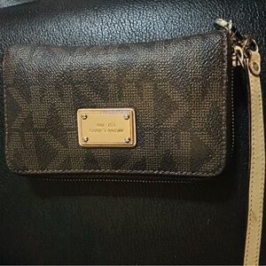 Michael Kors Wallet Bag